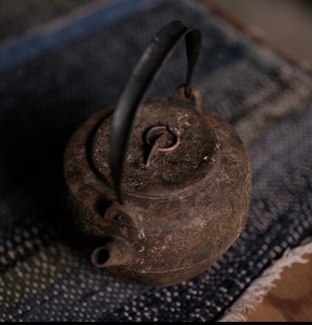 Rusted iron handle pot