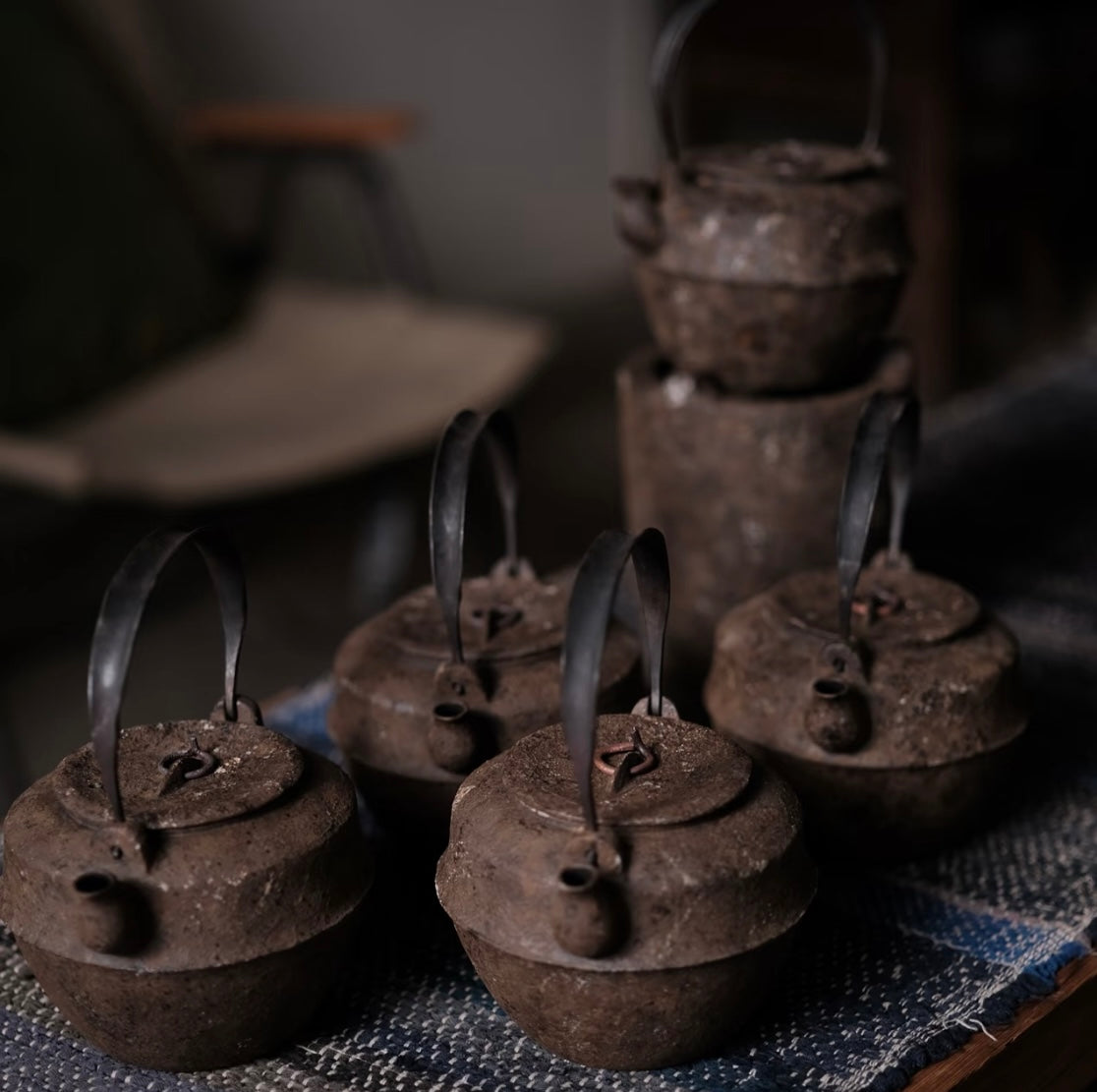 Rusted iron handle pot